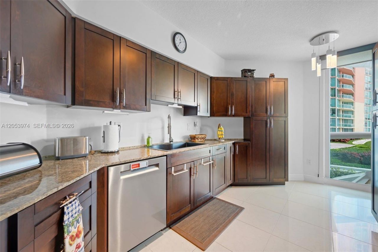 3370 Hidden Bay Dr , Unit 507, Aventura, FL 33180 Photo