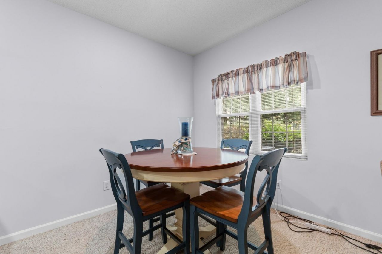 2203 Sweetwater Blvd.  Photo 10