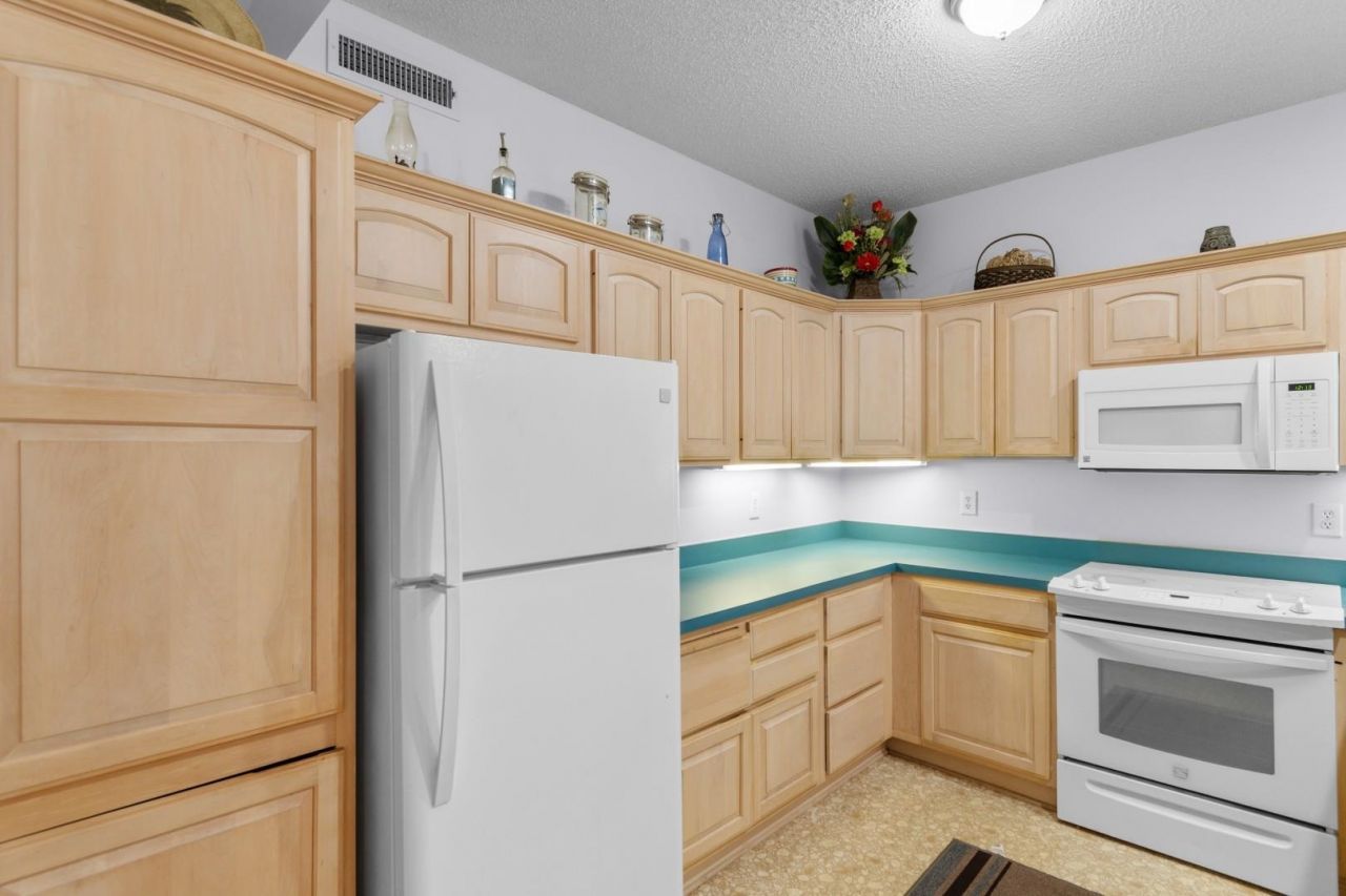 2203 Sweetwater Blvd.  Photo 6