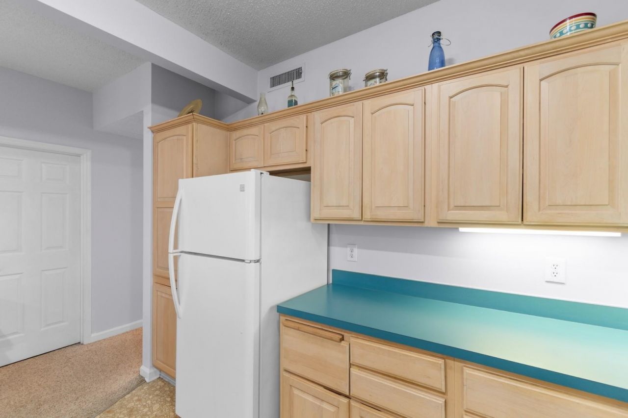 2203 Sweetwater Blvd.  Photo 9