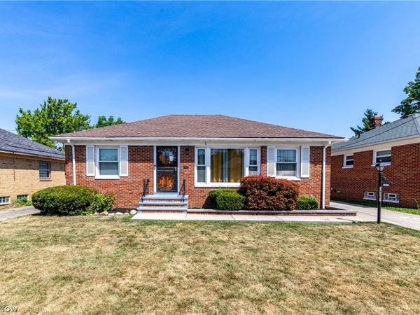 18201 Deforest Avenue , Cleveland, OH 44128