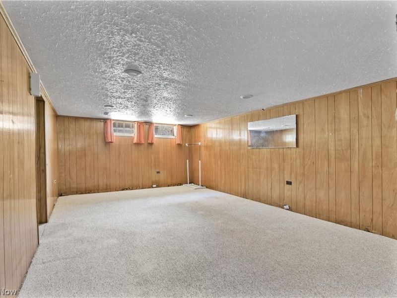 18201 Deforest Avenue, Cleveland, OH 44128 Photo 15