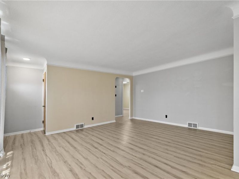 18201 Deforest Avenue, Cleveland, OH 44128 Photo 6
