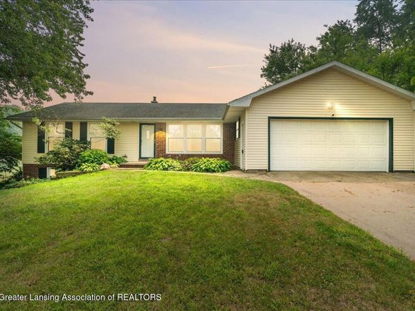 2174 Holly Drive, Charlotte, MI 48813