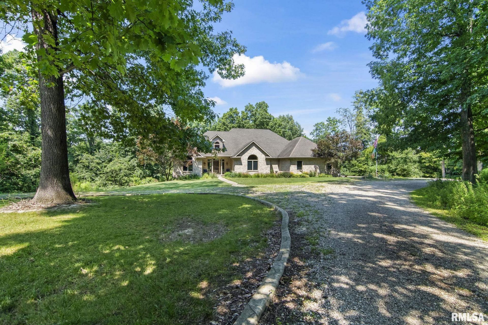 5640 Irwin Bridge Road, Pleasant Plains, IL 62670 Main Photo