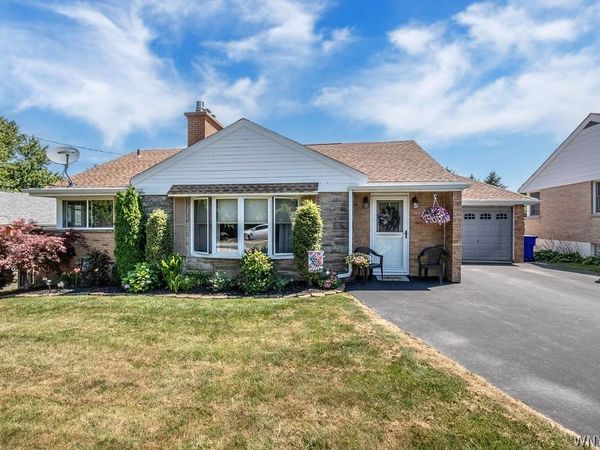 5979 Fairway Court , Lake View, NY 14085