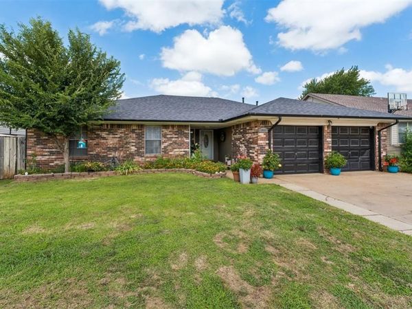 9809 S Country Club Drive, Oklahoma City, OK 73159