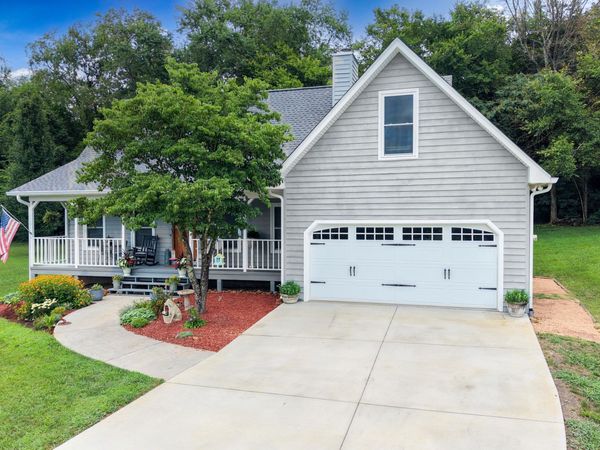 1734 Cheyenne Court, Maryville, TN 37801