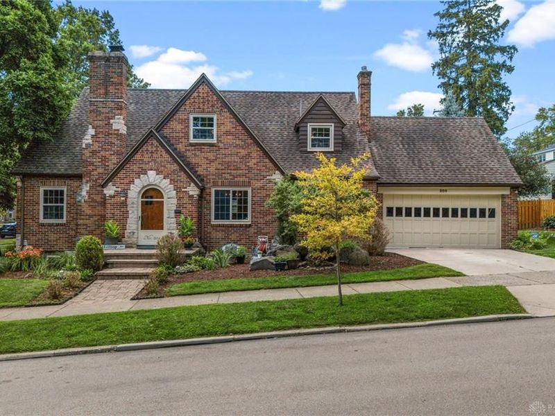 204 Hilltop Avenue, Oakwood, OH 45419 Photo 1