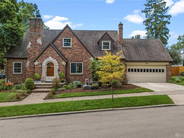 204 Hilltop Avenue, Oakwood, OH 45419