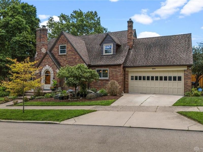 204 Hilltop Avenue, Oakwood, OH 45419 Photo 2