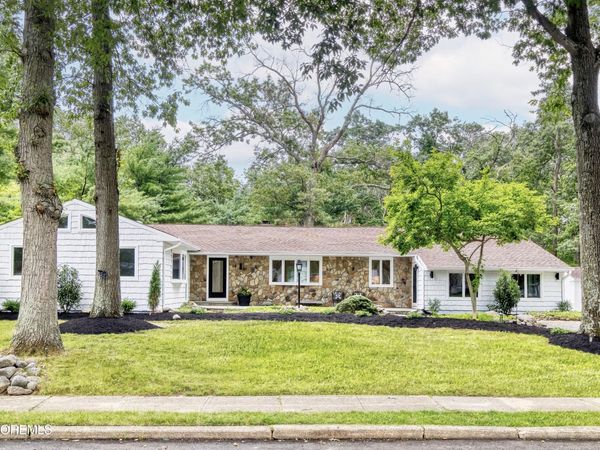 14 Copperfield Court, Eatontown, NJ 07724