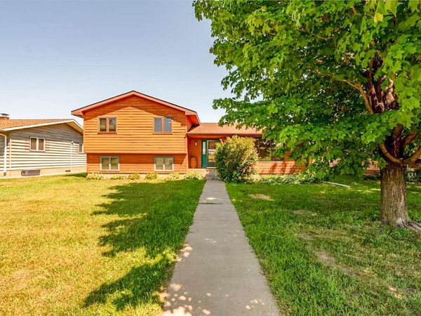 1221 21st Street S, Virginia, MN 55792