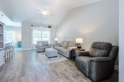 768 Hobonny Loop  photo 4