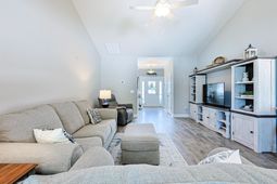 768 Hobonny Loop  photo 4