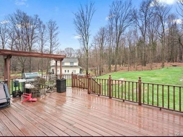 25 Round Hill Road , Washingtonville, NY 10992