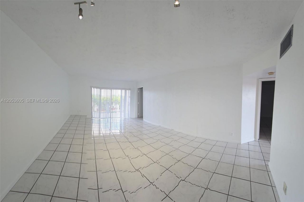 13707 Kendale Lakes Cir, Unit PH11, Miami, FL 33183 Photo