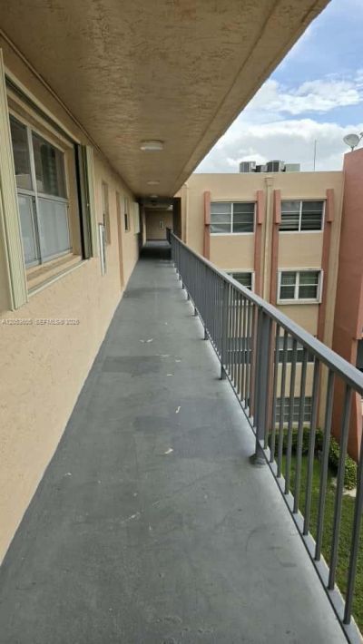 13707 Kendale Lakes Cir, Unit PH11, Miami, FL 33183 Photo