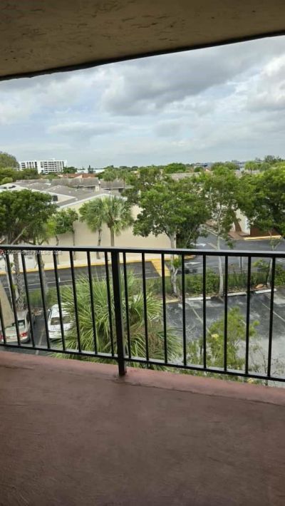 13707 Kendale Lakes Cir, Unit PH11, Miami, FL 33183 Photo