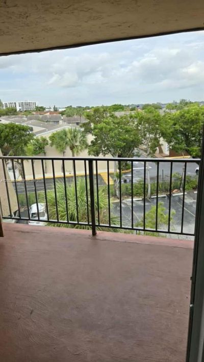 13707 Kendale Lakes Cir, Unit PH11, Miami, FL 33183 Photo