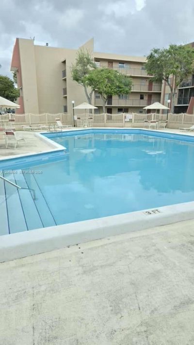 13707 Kendale Lakes Cir, Unit PH11, Miami, FL 33183 Photo