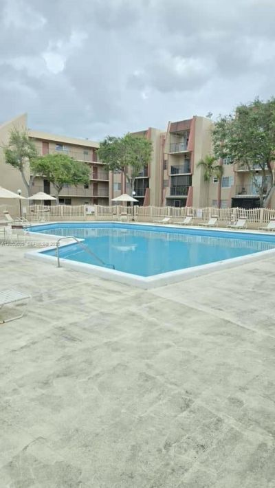 13707 Kendale Lakes Cir, Unit PH11, Miami, FL 33183 Photo