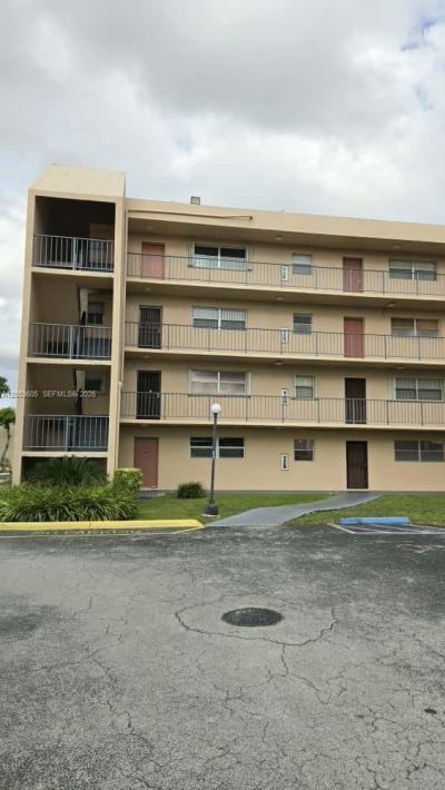 13707 Kendale Lakes Cir, Unit PH11, Miami, FL 33183 Photo