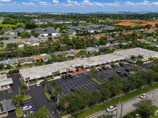 17601 NW 78th Ave , Hialeah, FL 33015