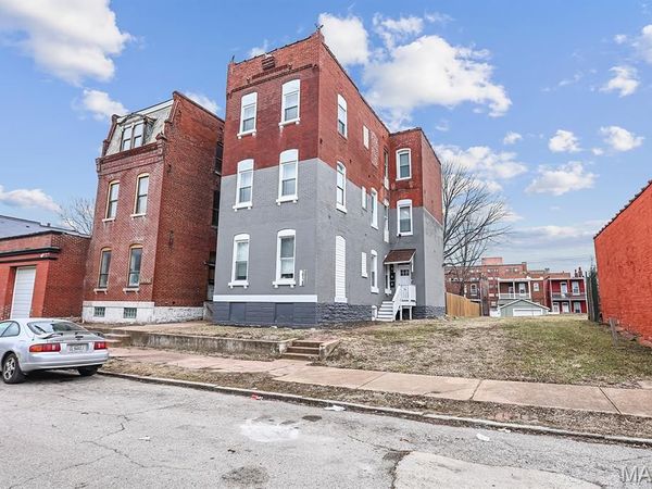 3938 Iowa Avenue , St Louis, MO 63118