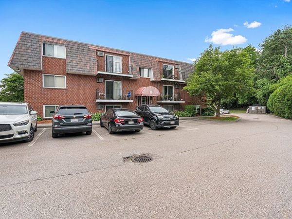 6 Apricot St, Unit 10, Worcester, MA 01603