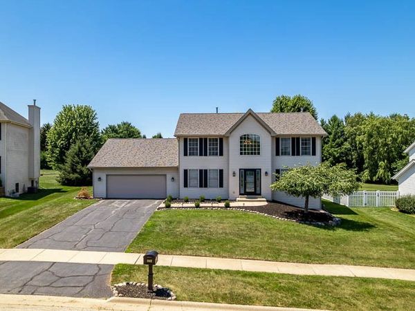 1142 University Parkway , Rockton, IL 61072