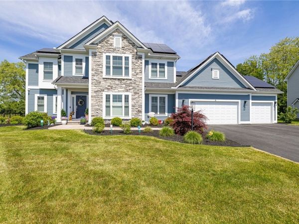 8 Ravenna Crescent , Pittsford, NY 14534