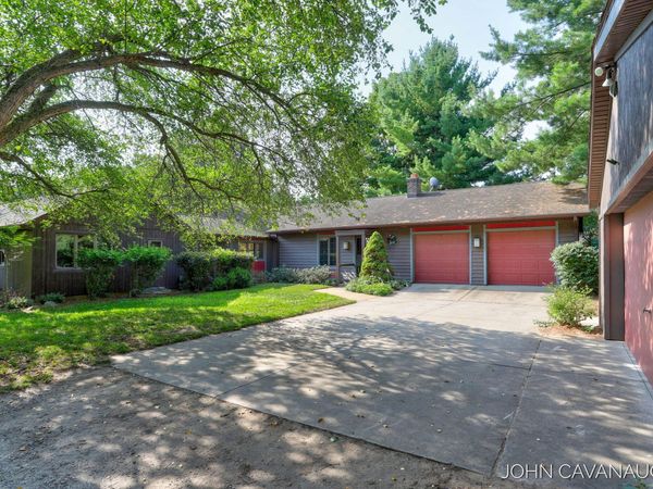 9516 Taft Street, Coopersville, MI 49404