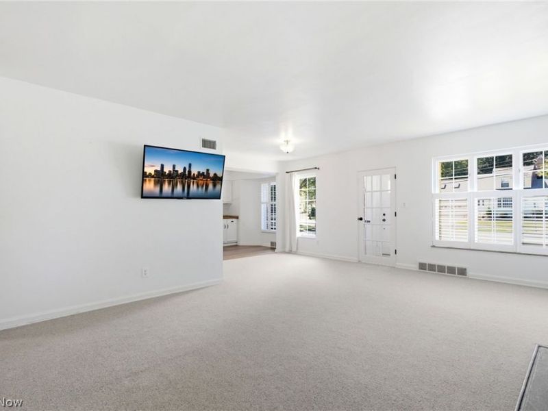25498 Wolf Road, Bay Village, OH 44140 Photo 12