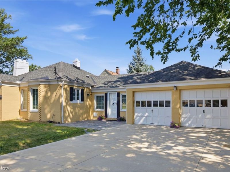 25498 Wolf Road, Bay Village, OH 44140 Photo 2