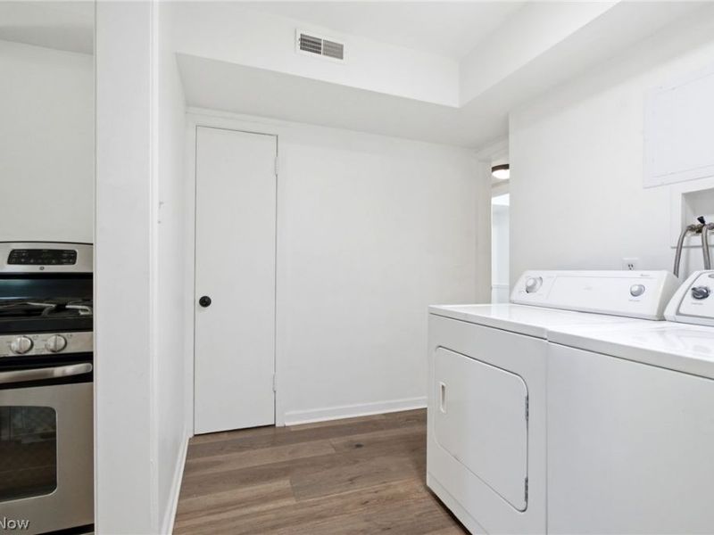25498 Wolf Road, Bay Village, OH 44140 Photo 21