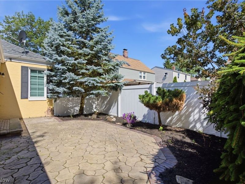 25498 Wolf Road, Bay Village, OH 44140 Photo 32