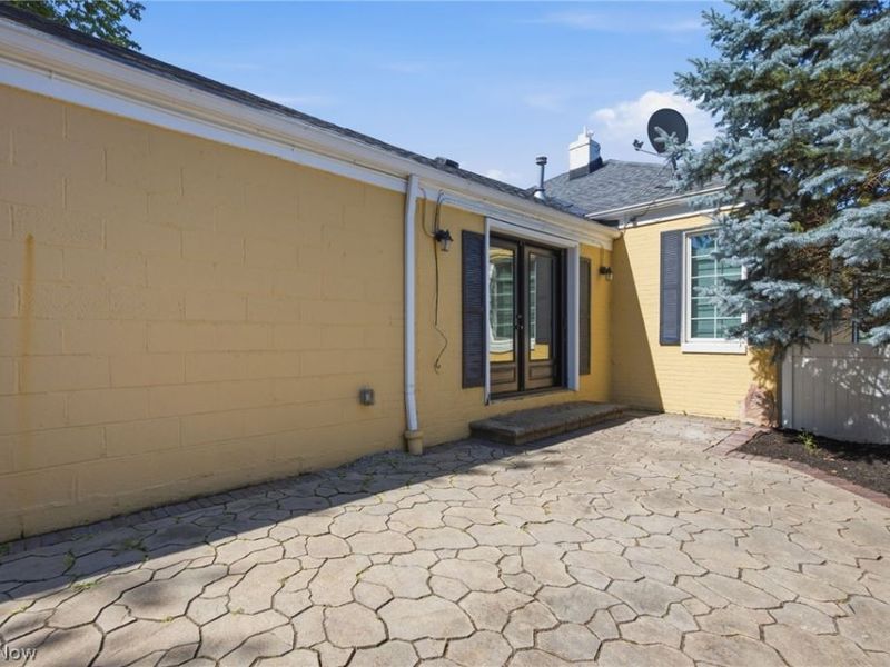 25498 Wolf Road, Bay Village, OH 44140 Photo 33