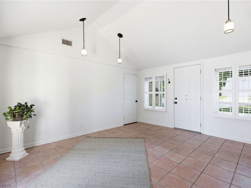 25498 Wolf Road, Bay Village, OH 44140 Photo 8