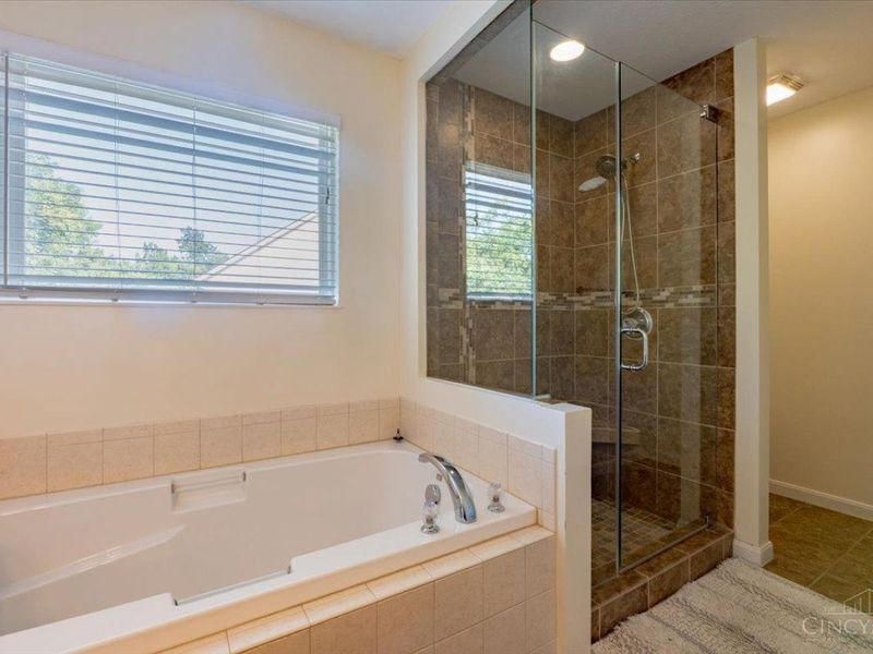 224 Wyndham Drive, Hamilton Twp, OH 45039 Photo 18