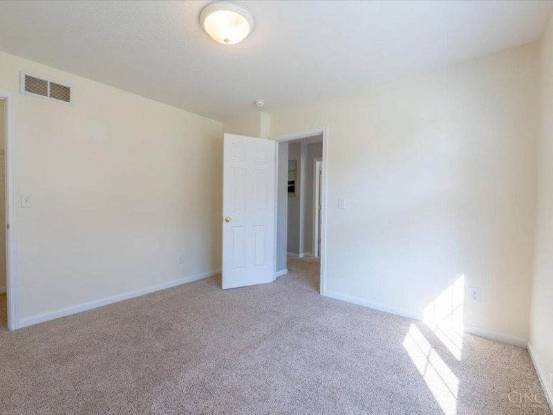 224 Wyndham Drive, Hamilton Twp, OH 45039 Photo 23
