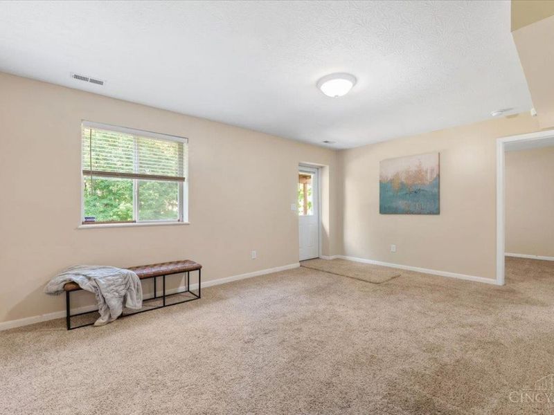 224 Wyndham Drive, Hamilton Twp, OH 45039 Photo 25