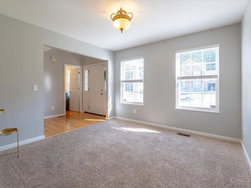 224 Wyndham Drive, Hamilton Twp, OH 45039 Photo 5
