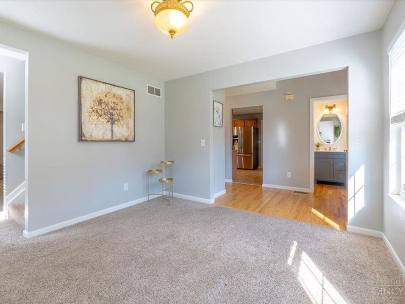 224 Wyndham Drive, Hamilton Twp, OH 45039 Photo 6