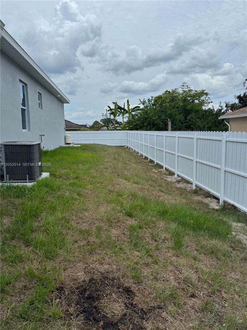 225/227 Homer Ave S, Lehigh Acres, FL 33973 Photo