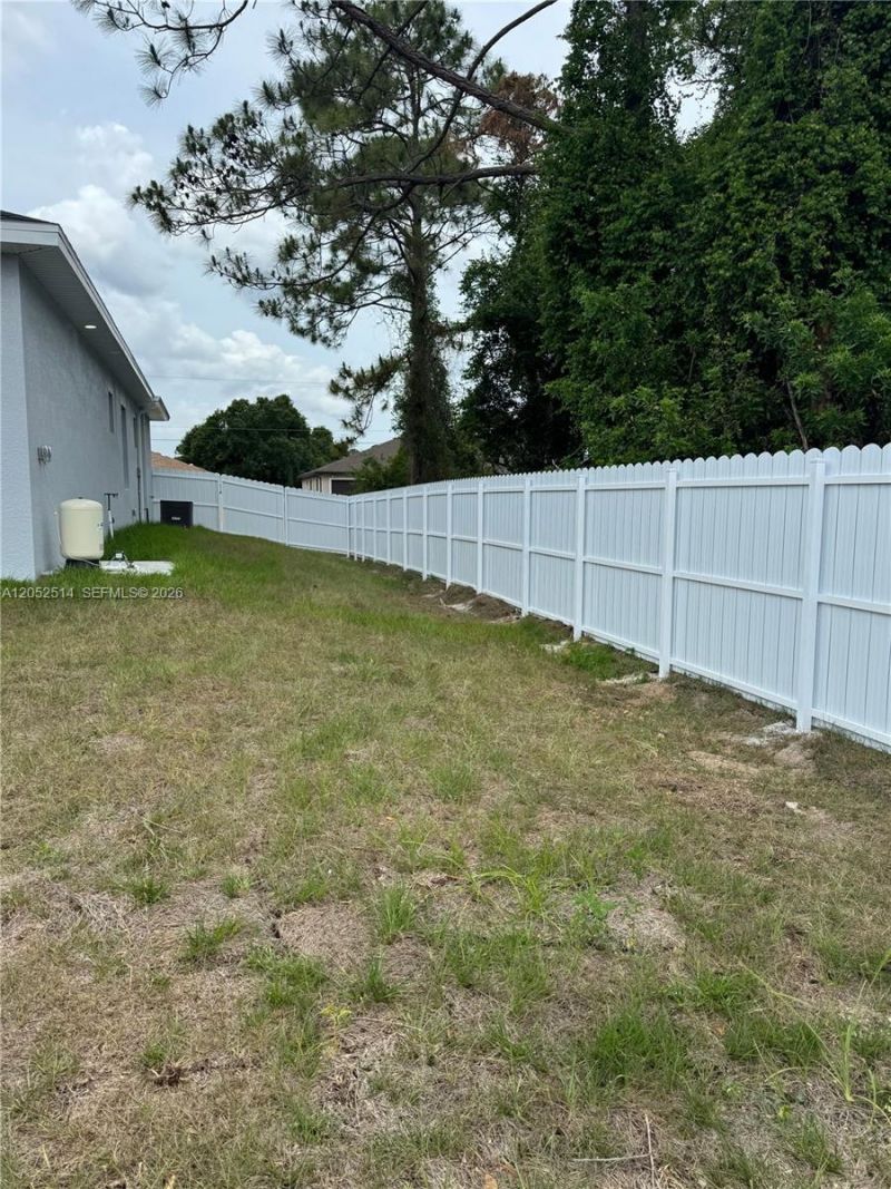 225/227 Homer Ave S, Lehigh Acres, FL 33973 Photo