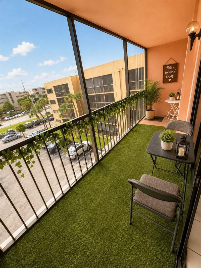 8615 NW 8th St, Unit 414, Miami, FL 33126 Photo