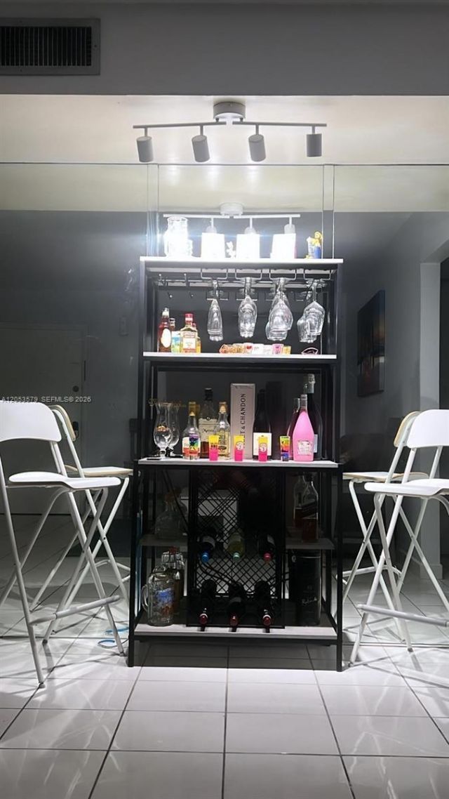 8615 NW 8th St, Unit 414, Miami, FL 33126 Photo