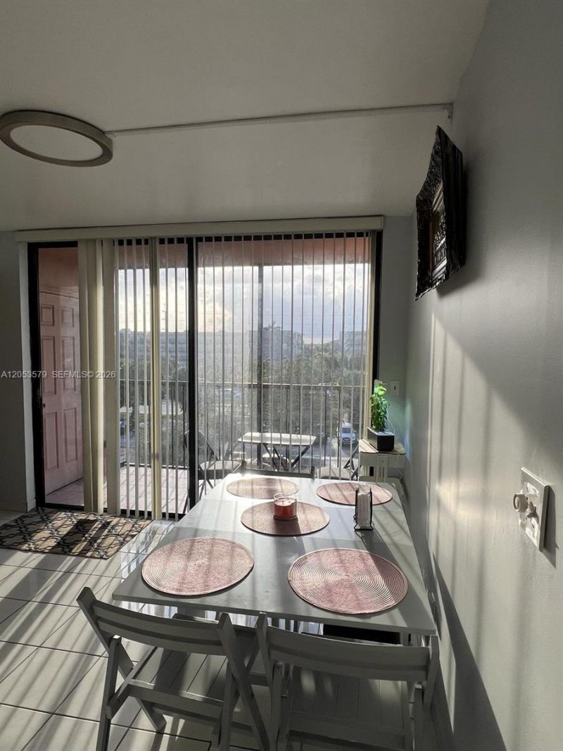 8615 NW 8th St , Unit 414, Miami, FL 33126 Photo