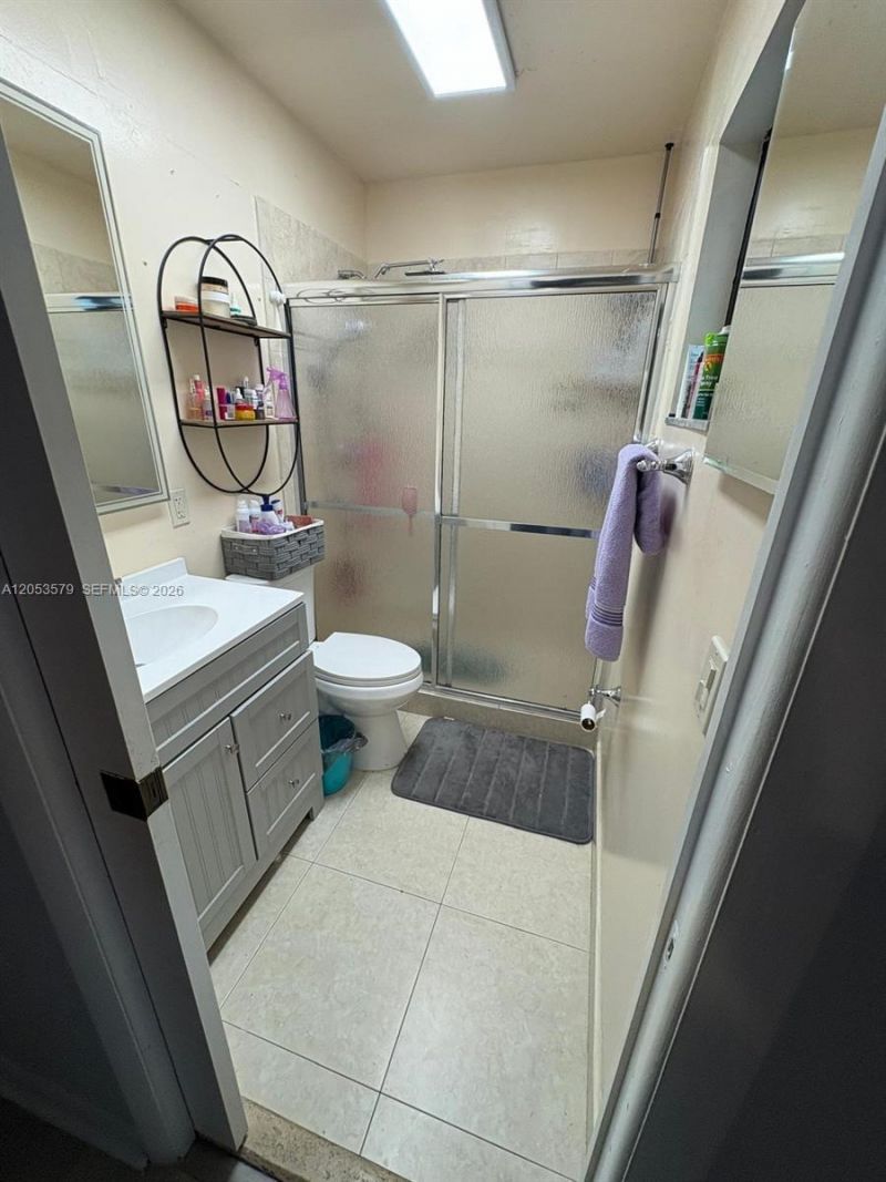 8615 NW 8th St, Unit 414, Miami, FL 33126 Photo